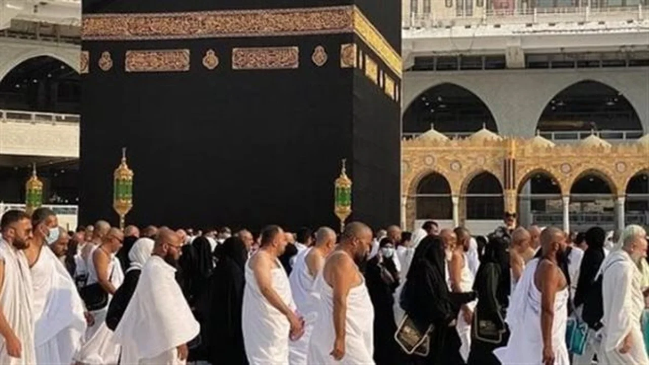 ضوابط جديدة.. وزارة السياحة تعلن تنظيم رحلات العمرة 1448هـ